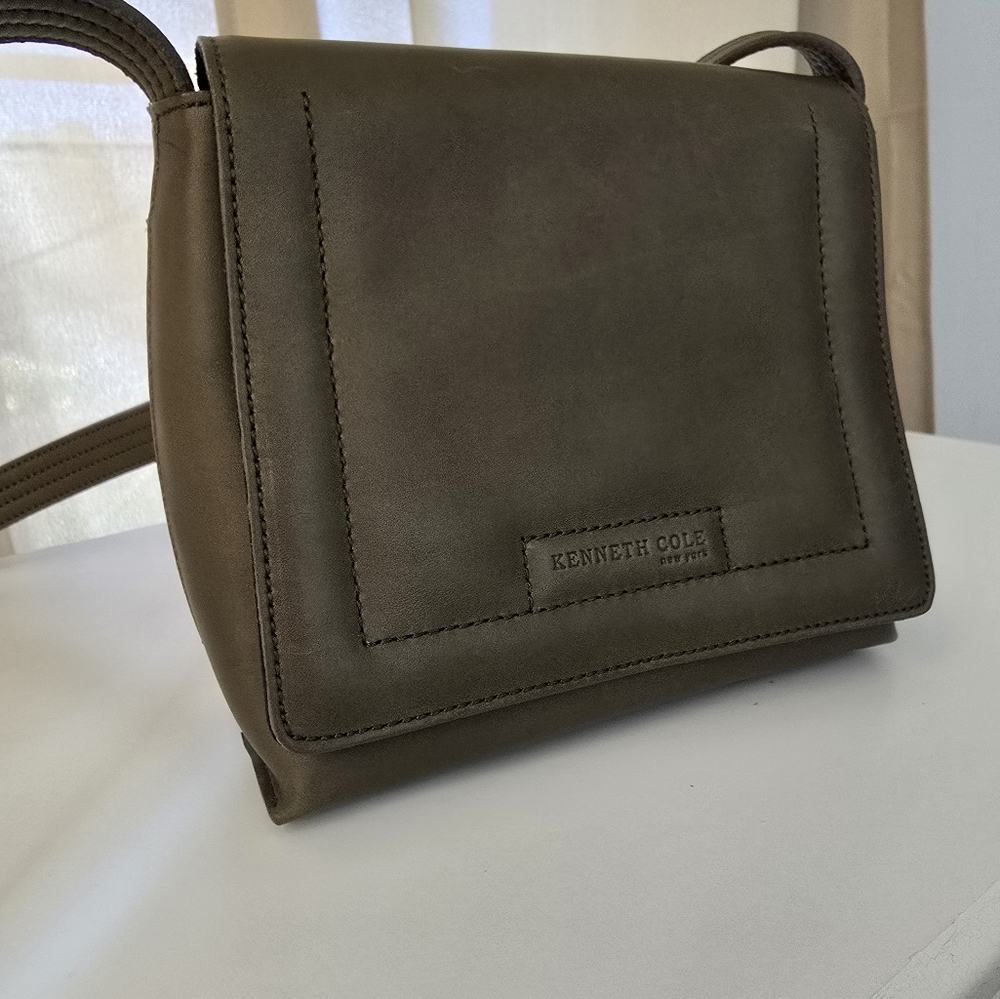 Kenneth Cole Bag